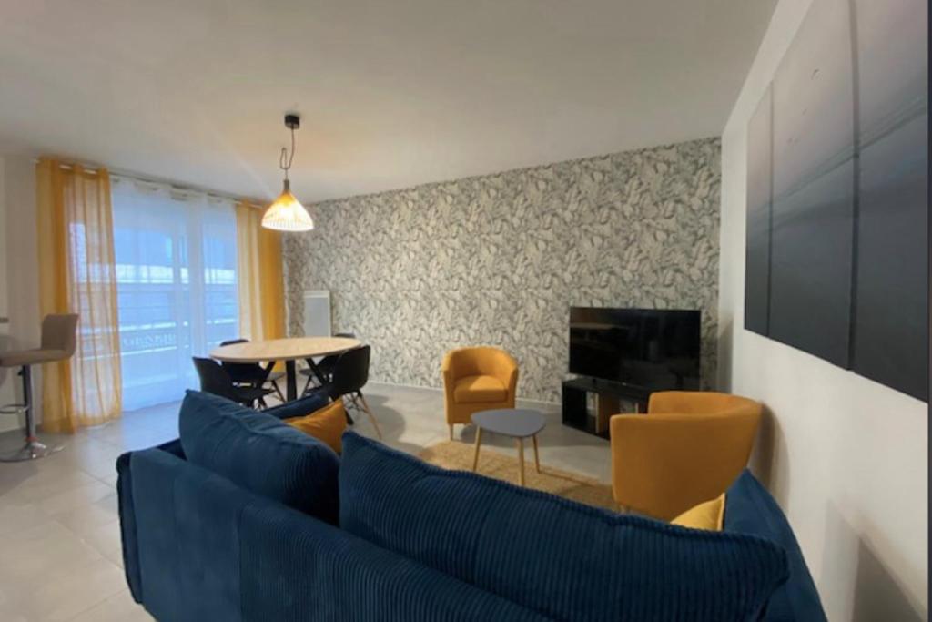 Cosy apartment with balcony in the heart of Caen photo 1