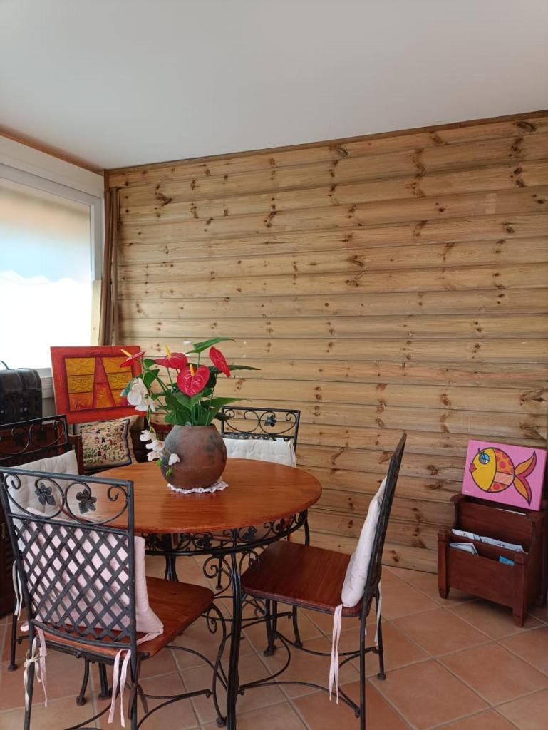 grand studio en bas de villa avec vue sur mer au Carbet photo 3
