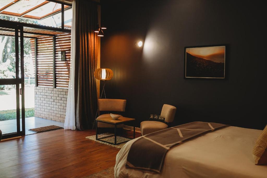 5 Stars Sandalwood Lodge is situated in the peaceful up-market suburb of Mount Pleasant - 2018 photo 1