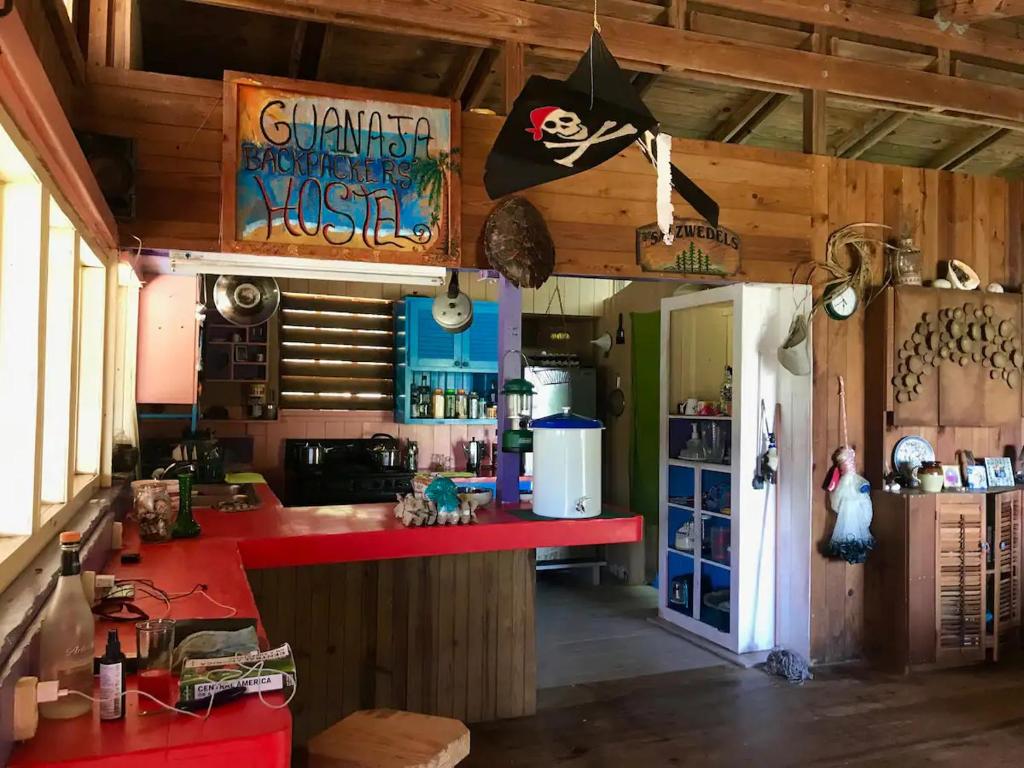 Guanaja Backpackers Hostel photo 3