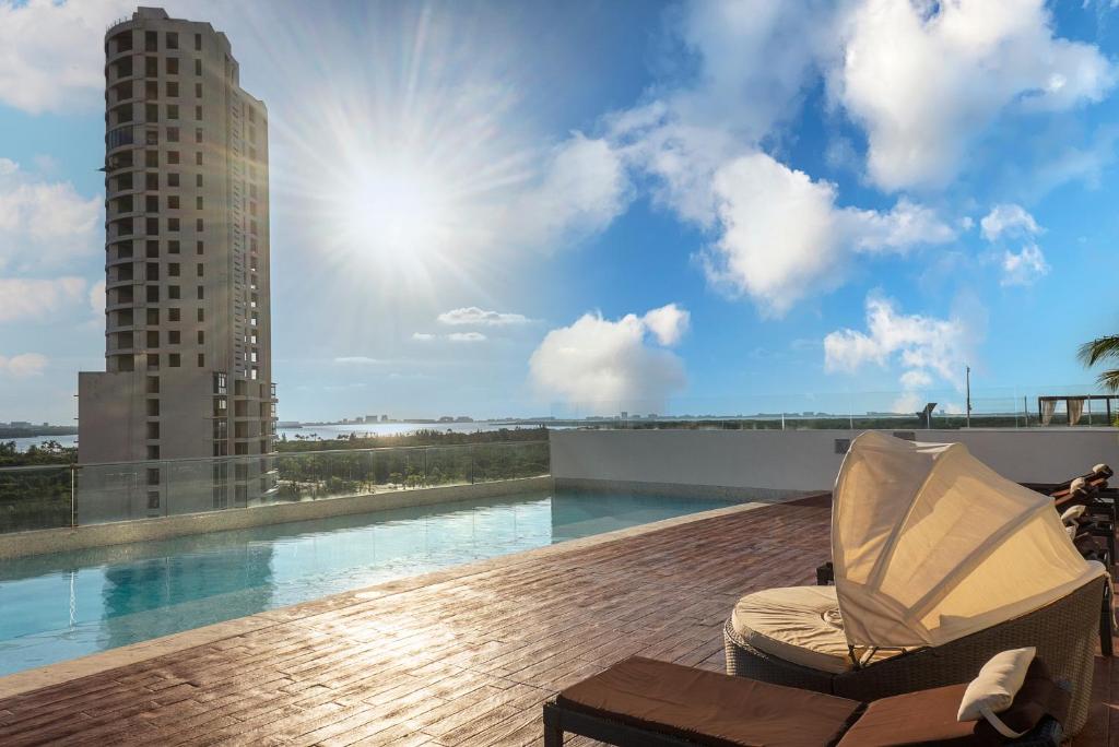 Suites Malecon Cancun photo 3