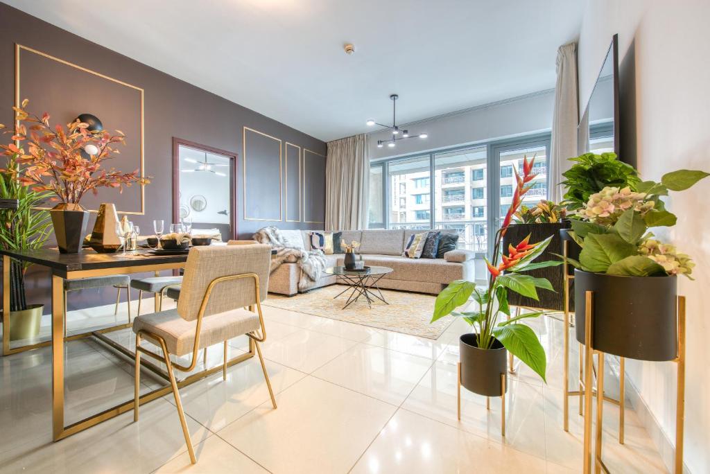 Maison Privee - Radiant Urban Retreat with Iconic Burj Khalifa Vws photo 2