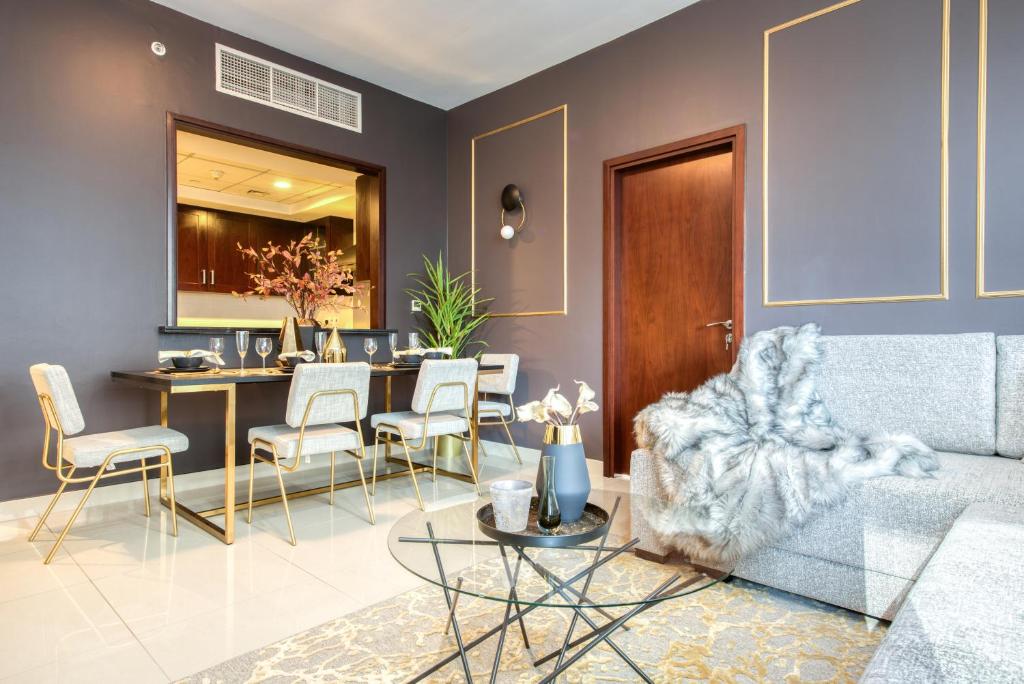 Maison Privee - Radiant Urban Retreat with Iconic Burj Khalifa Vws photo 4