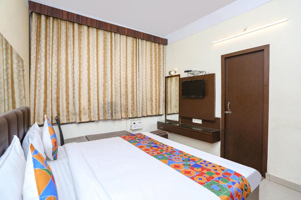 FabExpress Kanha Classic photo 4
