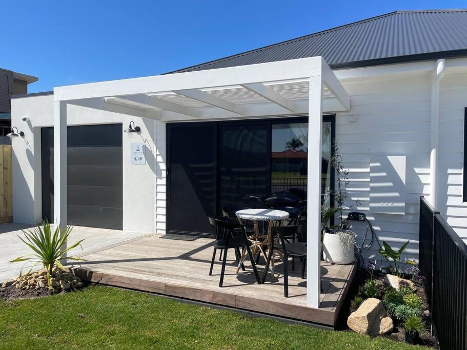 Quarterdeck Lakes Entrance 2br *Waterfront* Apartment