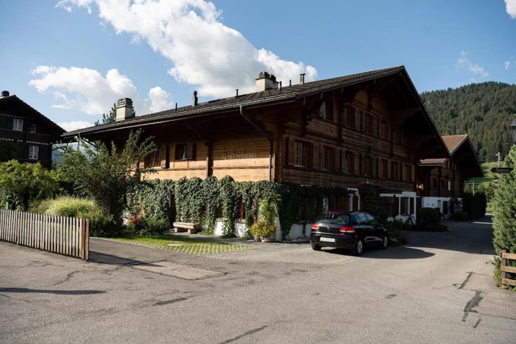 Charming Alpine Apartment Gstaad photo 4