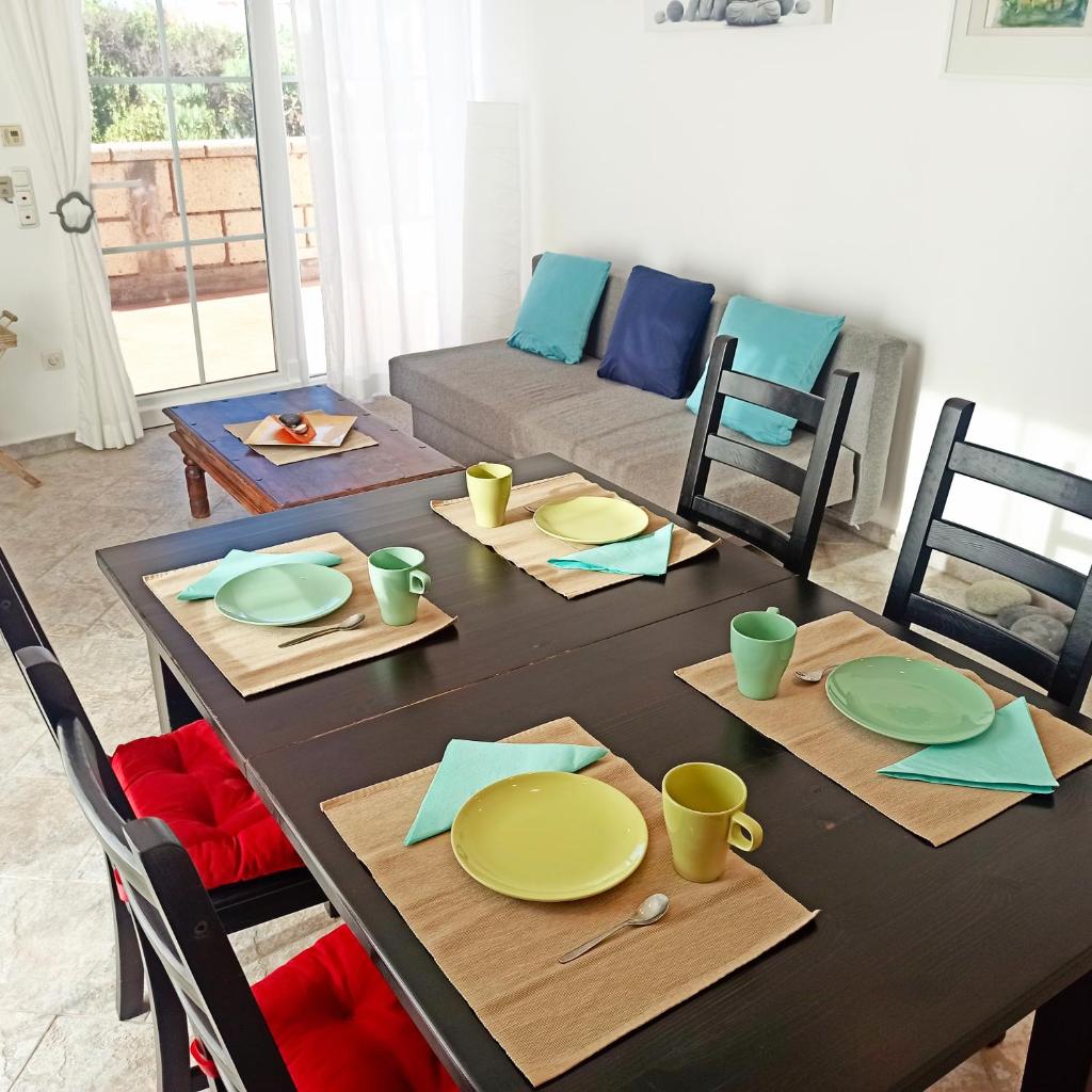 Lovely 2-Bed Finca with pool in Villa de Arico photo 2