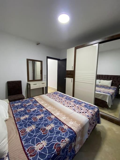 1 bedroom on the ground floor in front of the pool in Royal Residence with infinity pool on the roof and sea view photo 3
