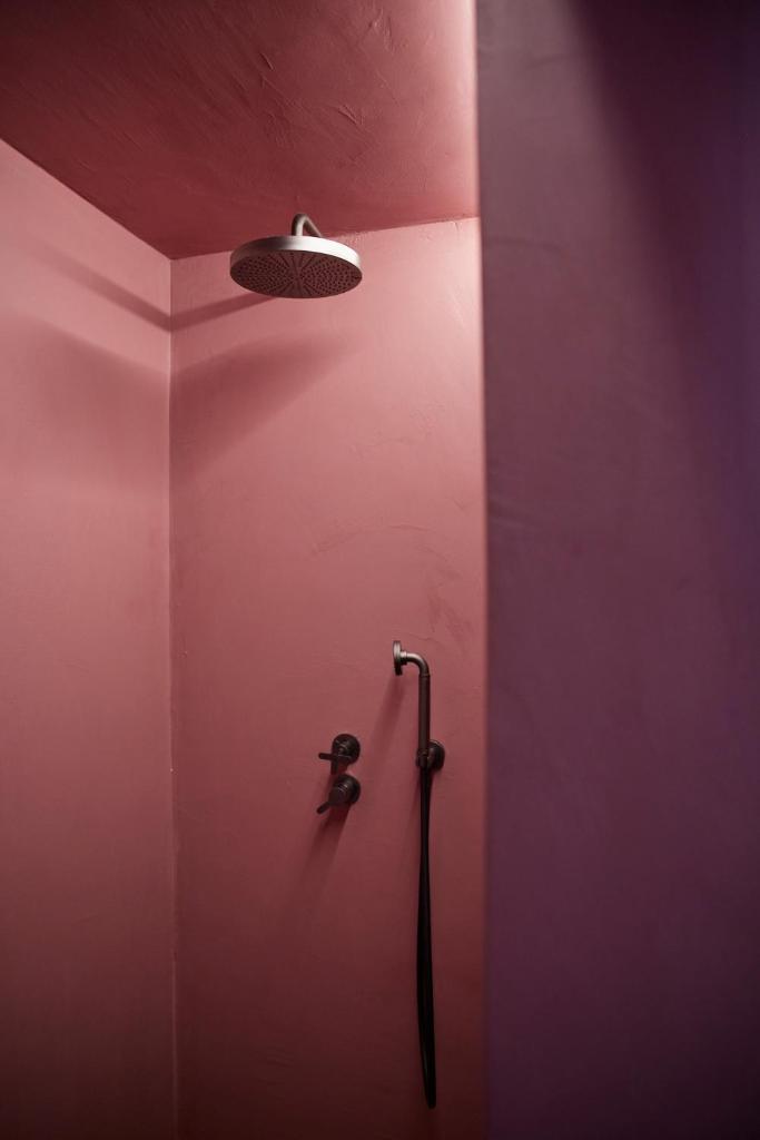 Rebel house - suite photo 2