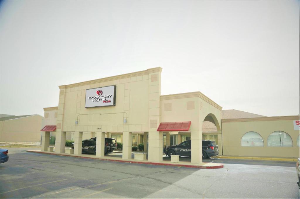 Economy Hotel Plus Wichita image