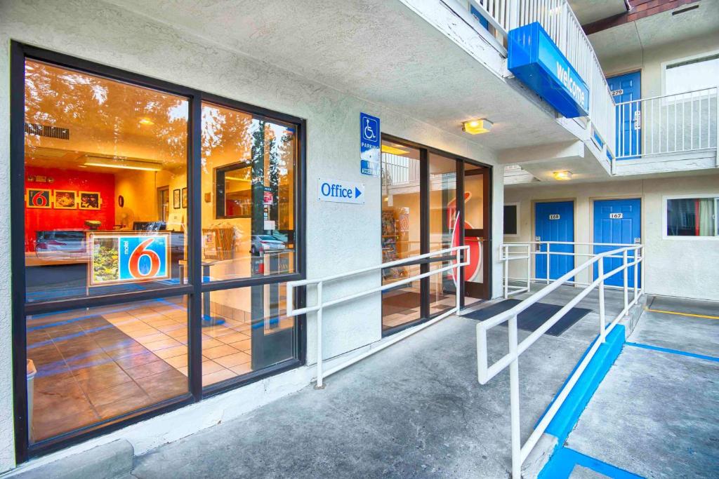 Motel 6-Mammoth Lakes, CA photo 2