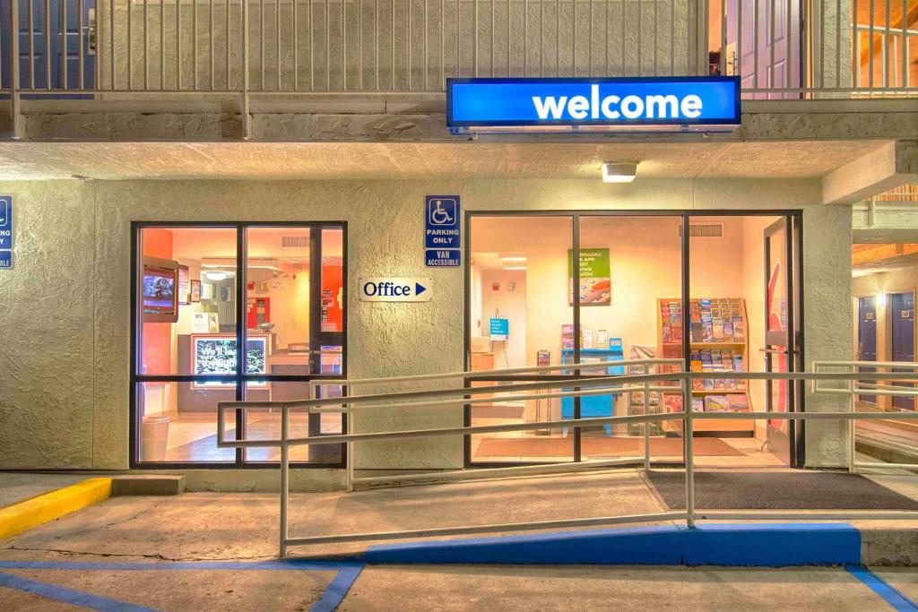 Motel 6-Mammoth Lakes, CA photo 4