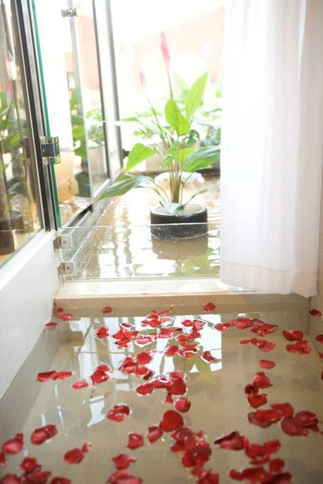 HomestayCHAT*InfinityTub2*Netflix*Hanoi*OldQuarter