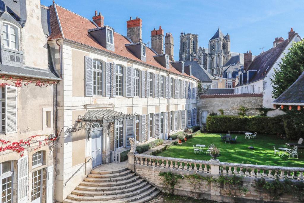 L'Hotel de Panette, Un exceptionnel château en ville - Chambres et suites historiques, parking - Petit Déjeuner offert