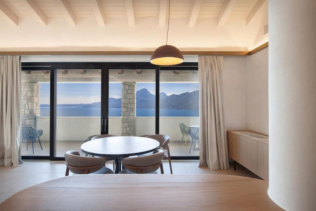 Villa Divina - APT Divina con piscina e vista lago photo 4