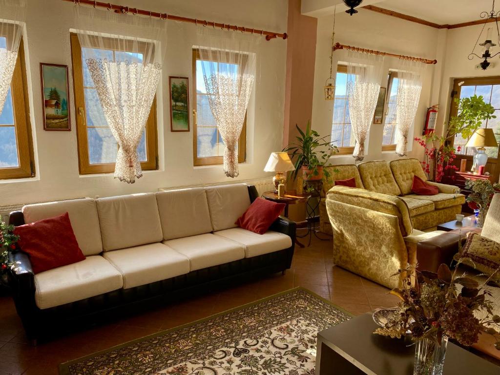 Eleni's Guesthouse photo 3