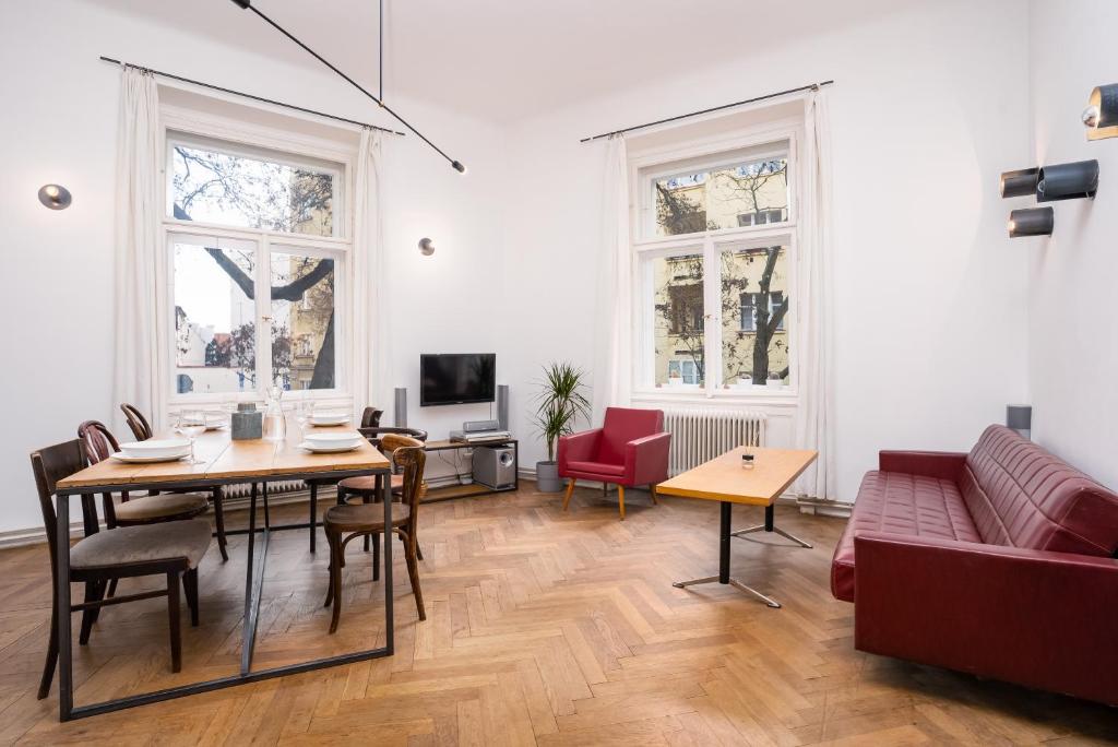 Bright Apartment in Vinohrady by Prague Days photo 2