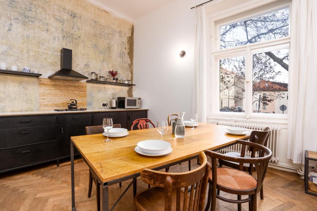 Bright Apartment in Vinohrady by Prague Days photo 1