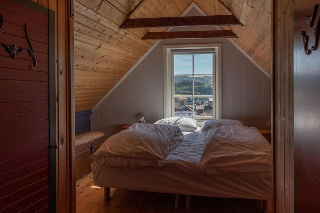Sharming cabin in Sund photo 3