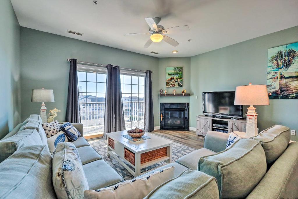 Walkable Dtwn OC Condo Balcony with Inlet View