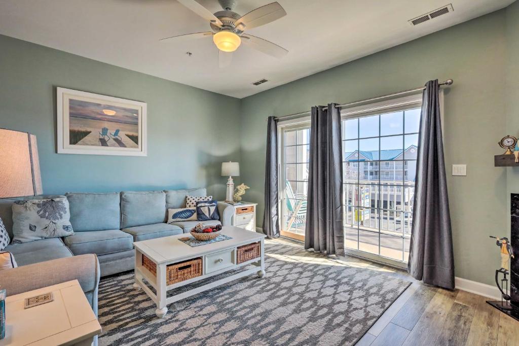 Walkable Dtwn OC Condo Balcony with Inlet View photo 4