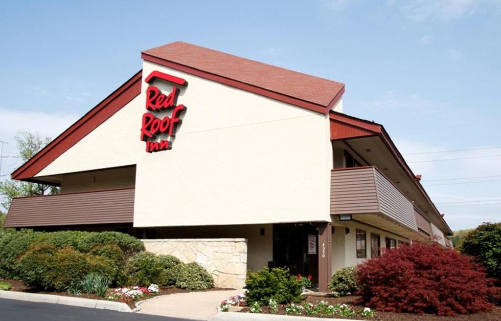 Red Roof Inn North Charleston Coliseum image