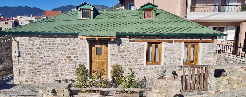 The House in the Cobbled Road photo 4