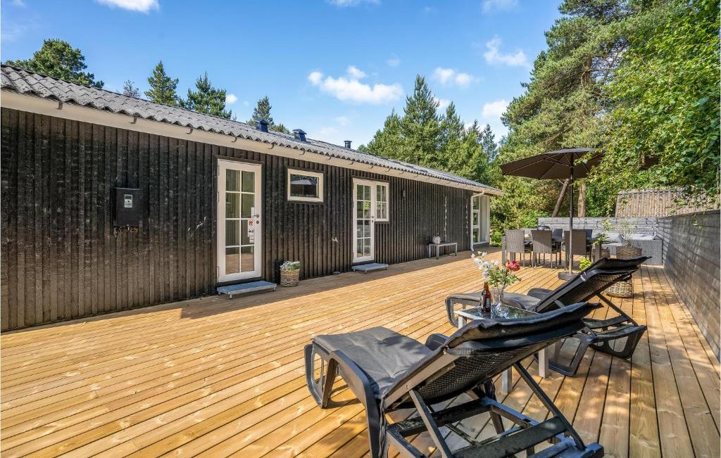 Nice Home In Blvand With 3 Bedrooms And Wifi