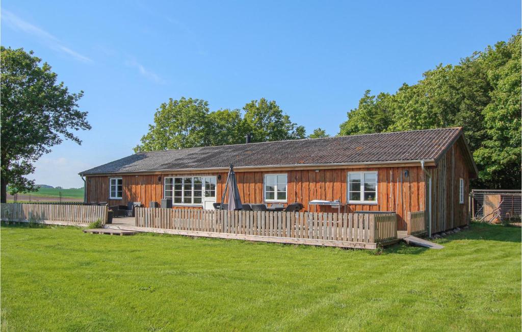 Stunning Home In Sams With 4 Bedrooms And Wifi