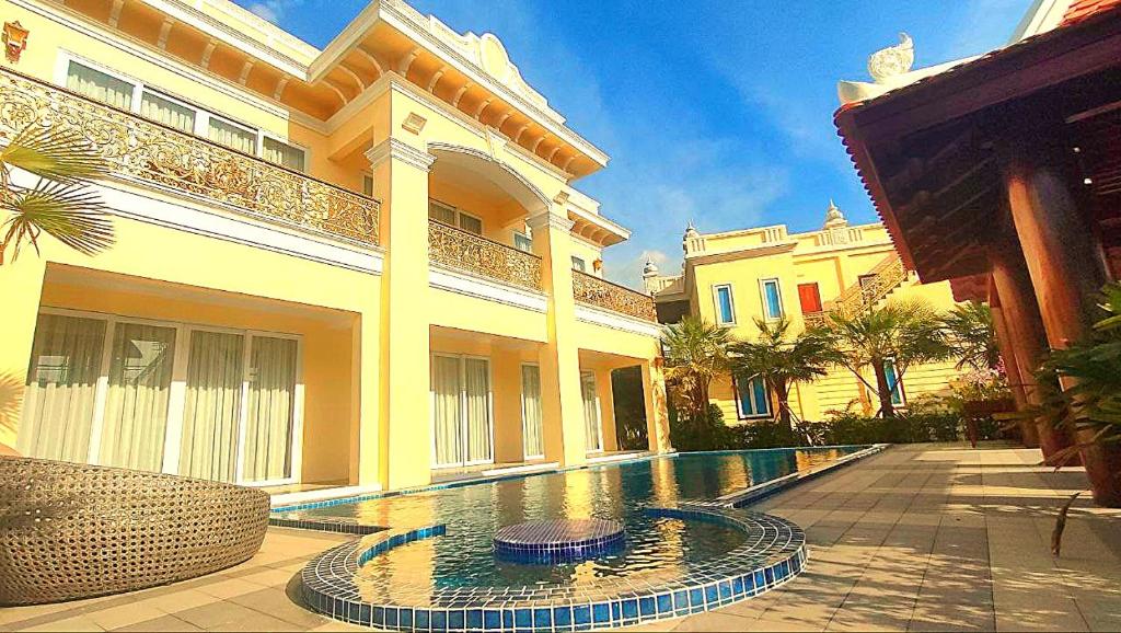 Try Palace Resort Sihanoukville - Tap to explore photos