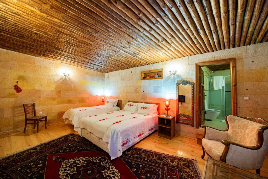 Upper Greek House photo 3