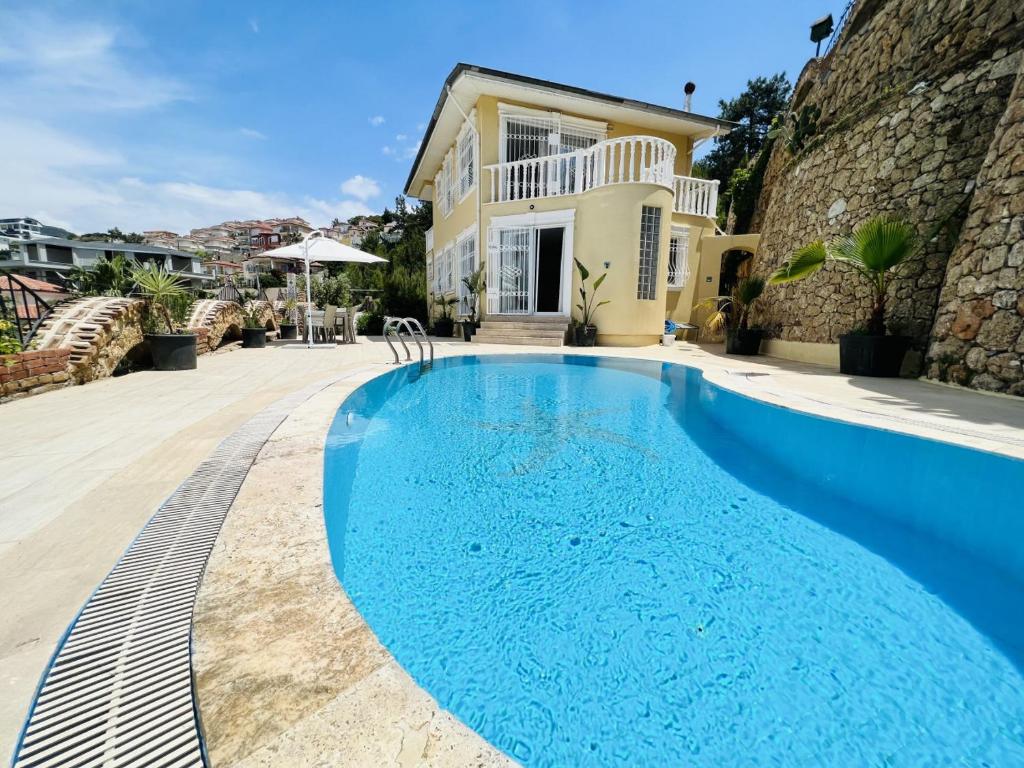 Dazzling Villa with Private Pool in Alanya photo 1