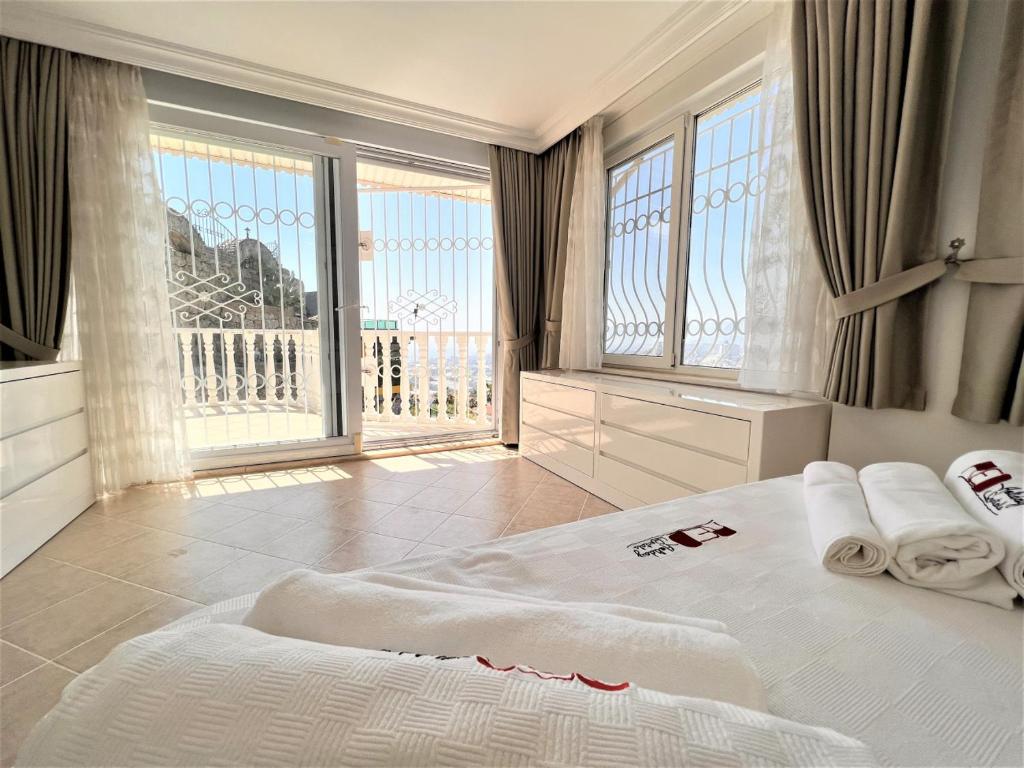 Dazzling Villa with Private Pool in Alanya photo 2