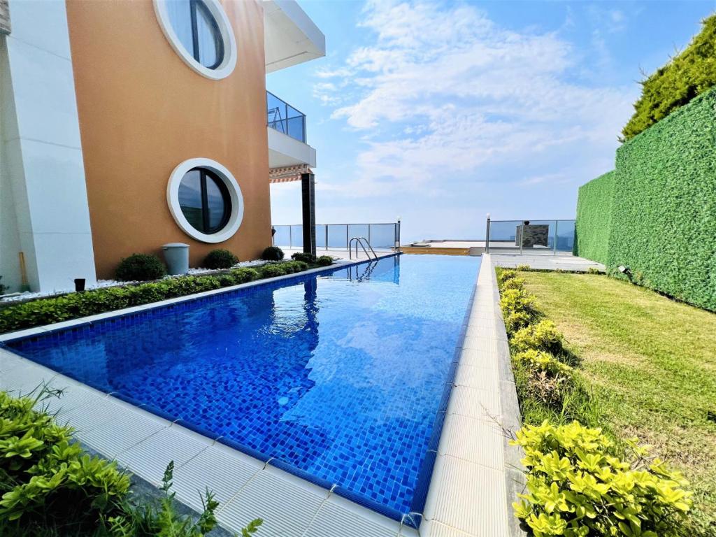 Villa with Private Pool and Terrace in Alanya photo 1