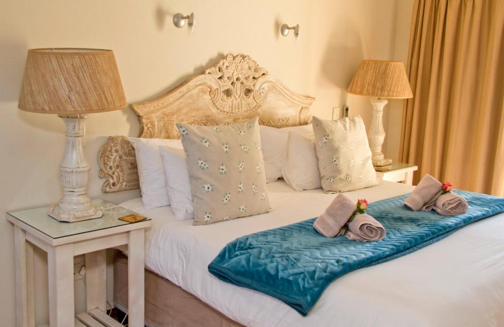 Del Roza Guest House - Tap to explore photos