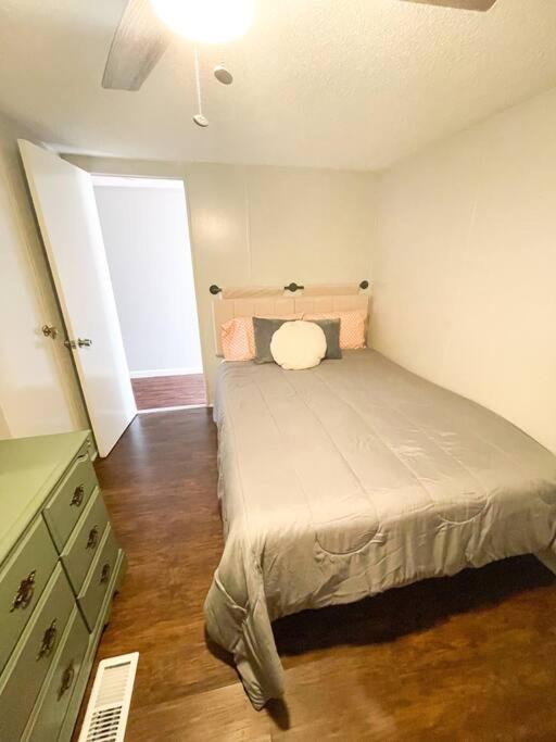 Centrally located 3 bedroom photo 3