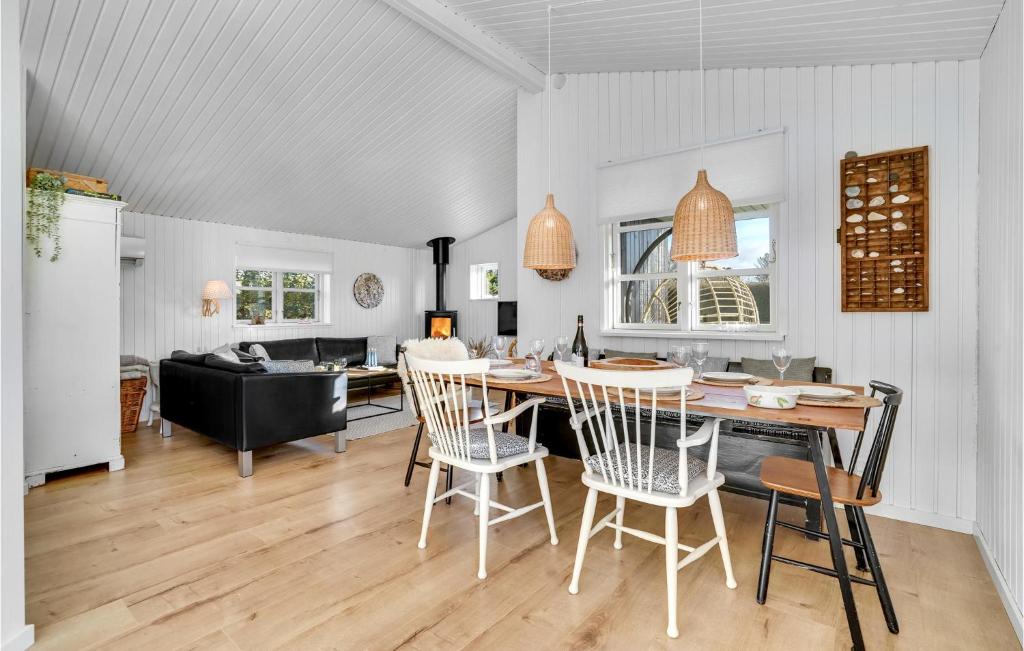 Stunning Home In Otterup With 3 Bedrooms And Wifi photo 4