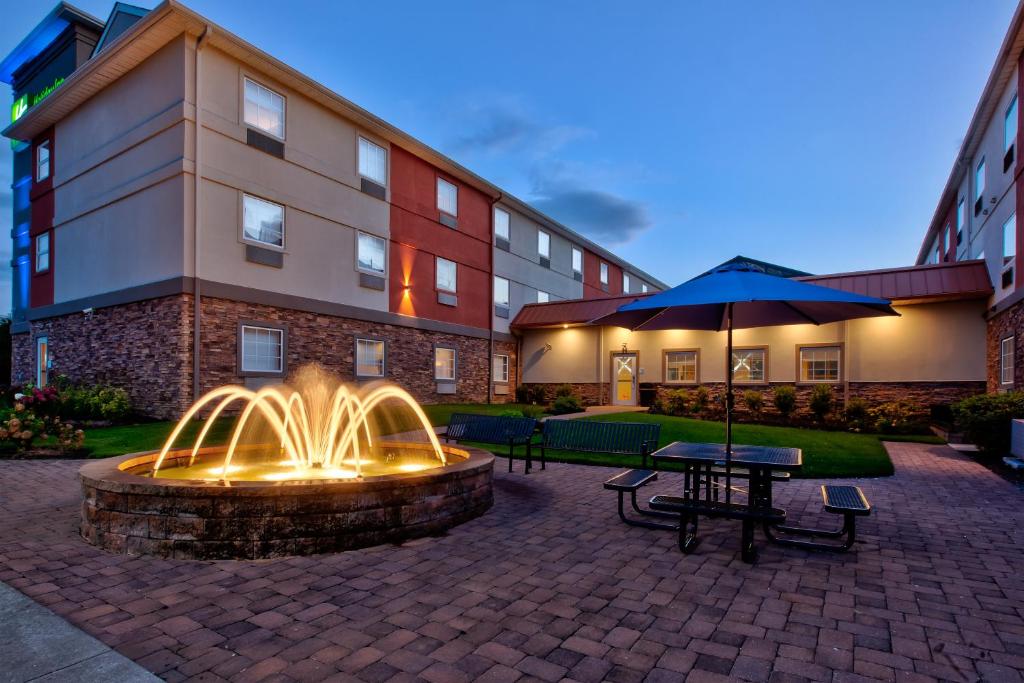 Holiday Inn Express Absecon-Atlantic City Area, an IHG Hotel photo 1