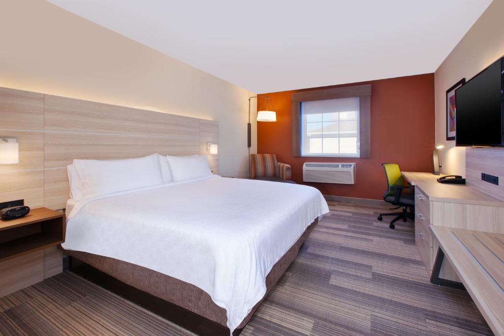Holiday Inn Express Absecon-Atlantic City Area, an IHG Hotel photo 3
