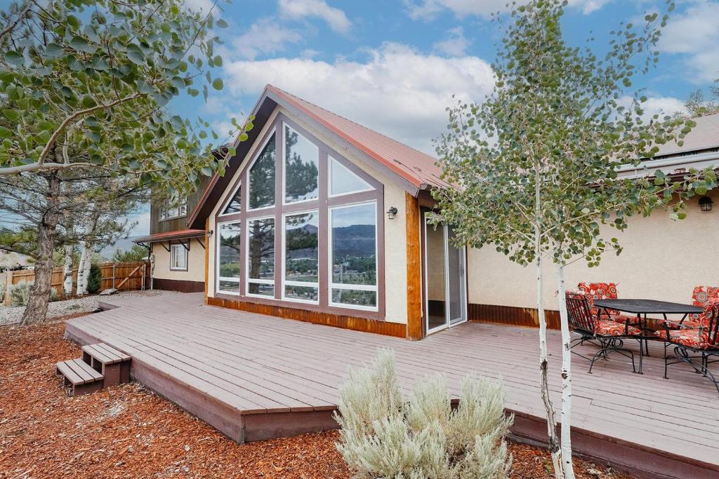310 Vista Drive