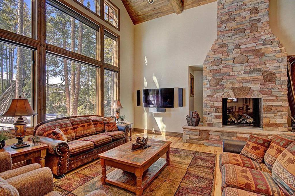 Ski Hill Lodge image