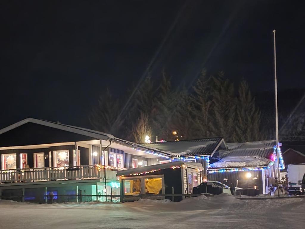 Nydelig utsikt, egen leilighet med to parkeringer photo 2