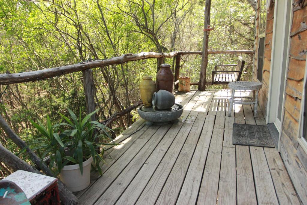 The Cedar House at Creekside Camp & Cabins photo 2