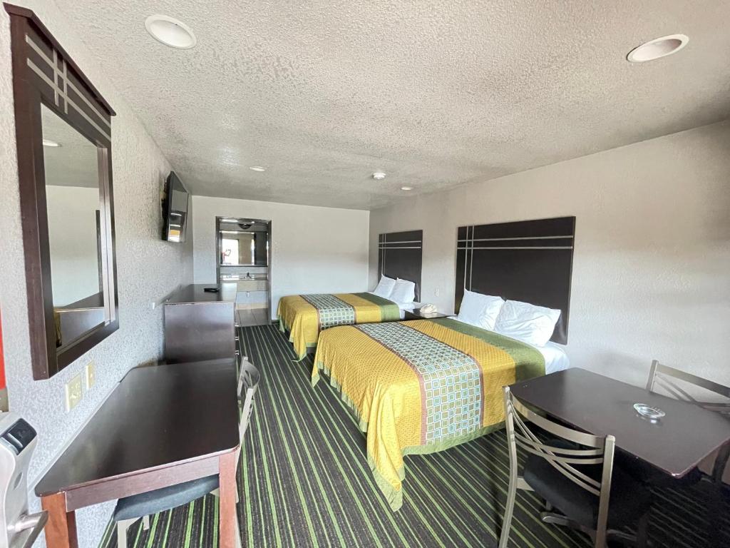 Regency Inn Channelview image