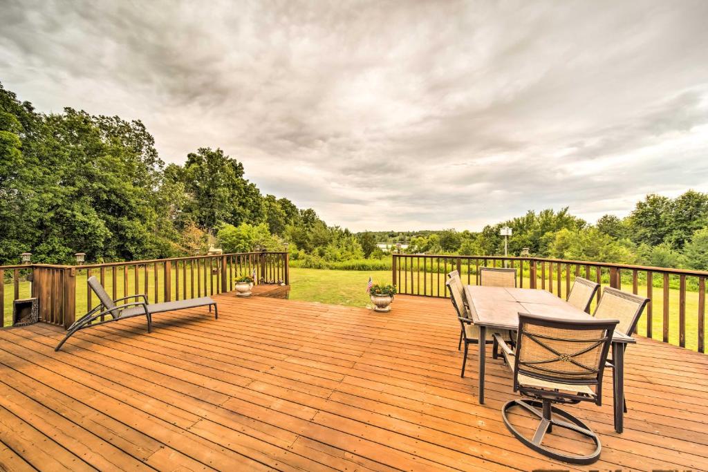 Rustic Apartment with Fire Pit and Lake Sugema Views! photo 3