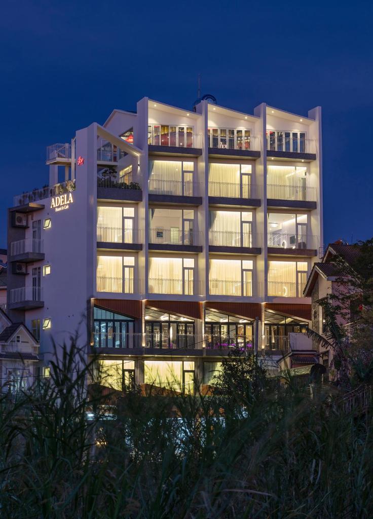 Adela Hostel & Cafe