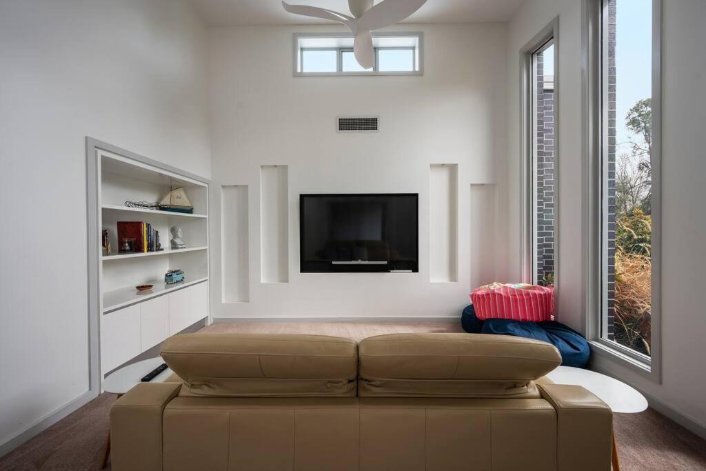 Luxury meets Modern along Cudgegong River photo 2
