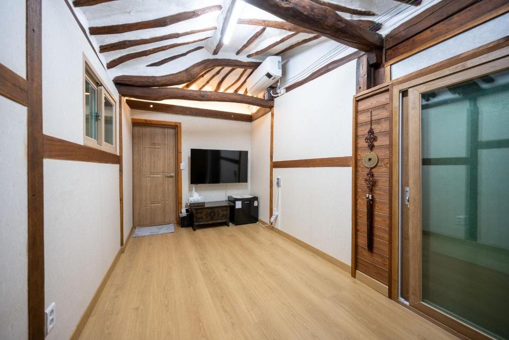 Hanok1942 photo 4