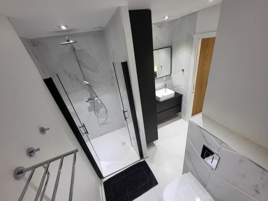 Splendid apartment, nice quality fittings photo 3