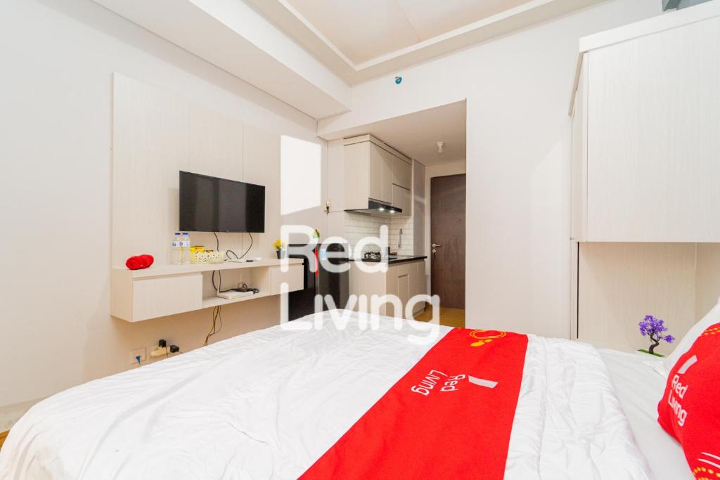 RedLiving Apartemen Transpark Juanda - Icha Rooms Tower Jade with Netflix photo 3